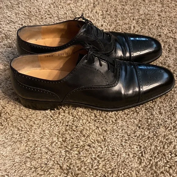 Ferragamo Black Leather Men’s Cap toe Oxfords - Picture 2 of 9